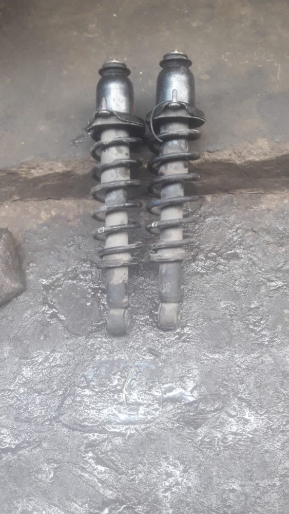 Corolla 1.8 back shock